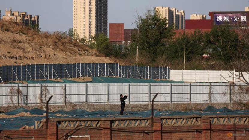 Chinese developers' debt woes worsen as sales, yuan weaken Chinese developers' debt woes worsen as sales, yuan weaken