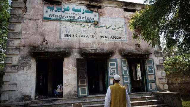 暴徒攻击回教学校 印度百年图书馆毁于一旦