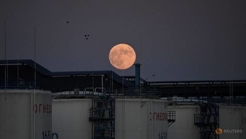 Oil treads warily higher amid patchy vaccine rollouts, new coronavirus variants Oil treads warily higher amid patchy vaccine rollouts, new coronavirus variants