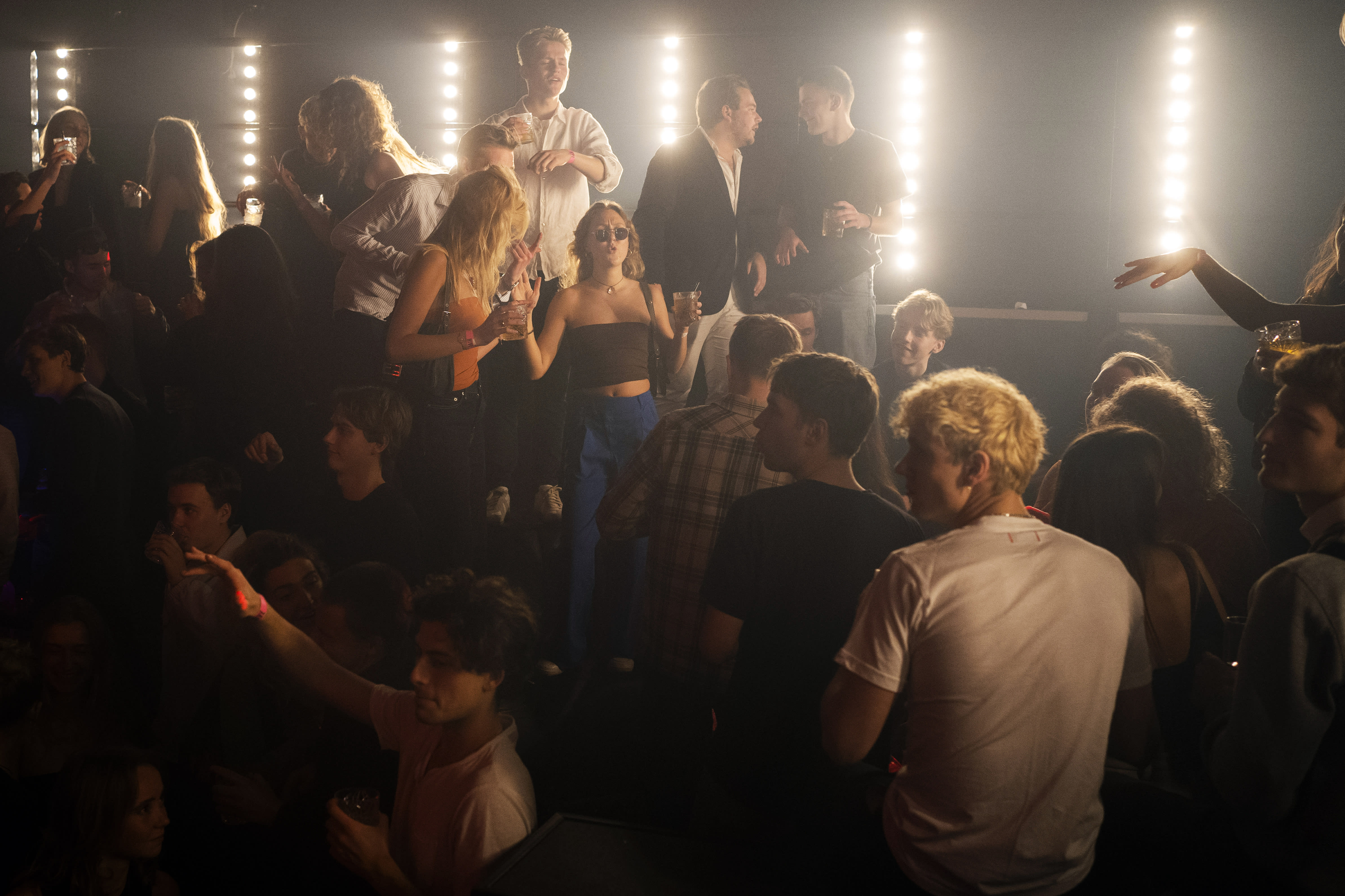 Denmark, overflowing with virus cases, embraces a ‘bring it on’ attitude Denmark, overflowing with virus cases, embraces a ‘bring it on’ attitude