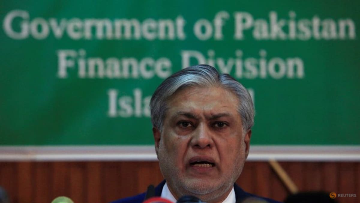 As IMF funding delayed, Pakistan expects US billion from friendly country