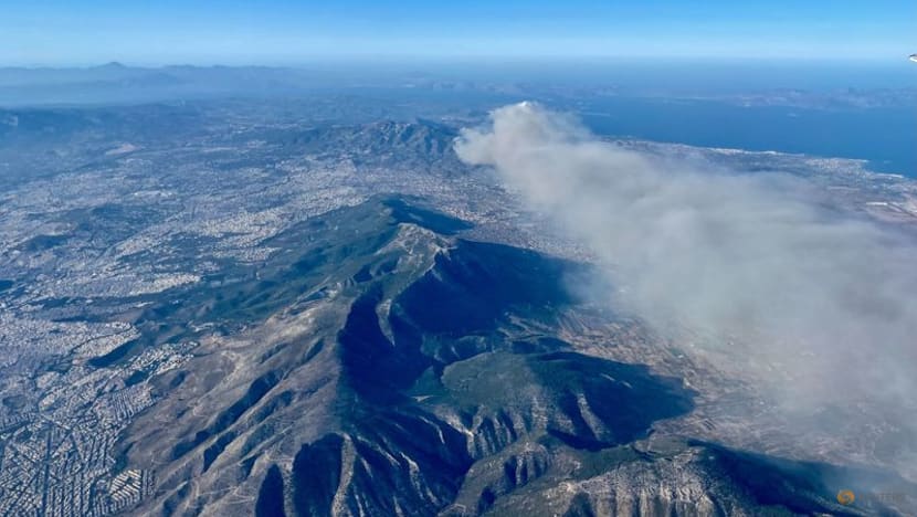 Greek wildfire rages near Athens; homes, hospital evacuated Greek wildfire rages near Athens; homes, hospital evacuated