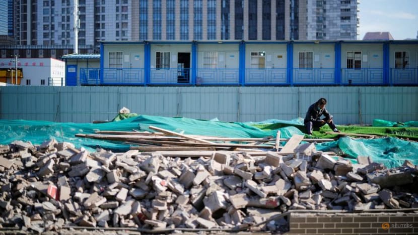 Xi faces painful gear shift as China's investment-led growth sputters Xi faces painful gear shift as China's investment-led growth sputters