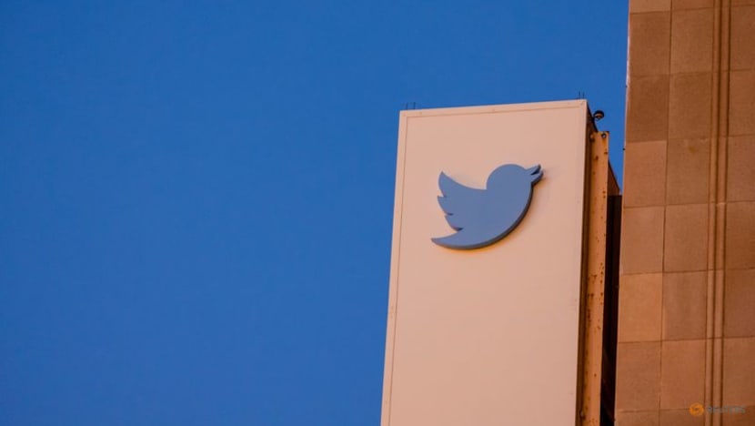 Twitter offers advertisers incentives after many marketers left platform - email