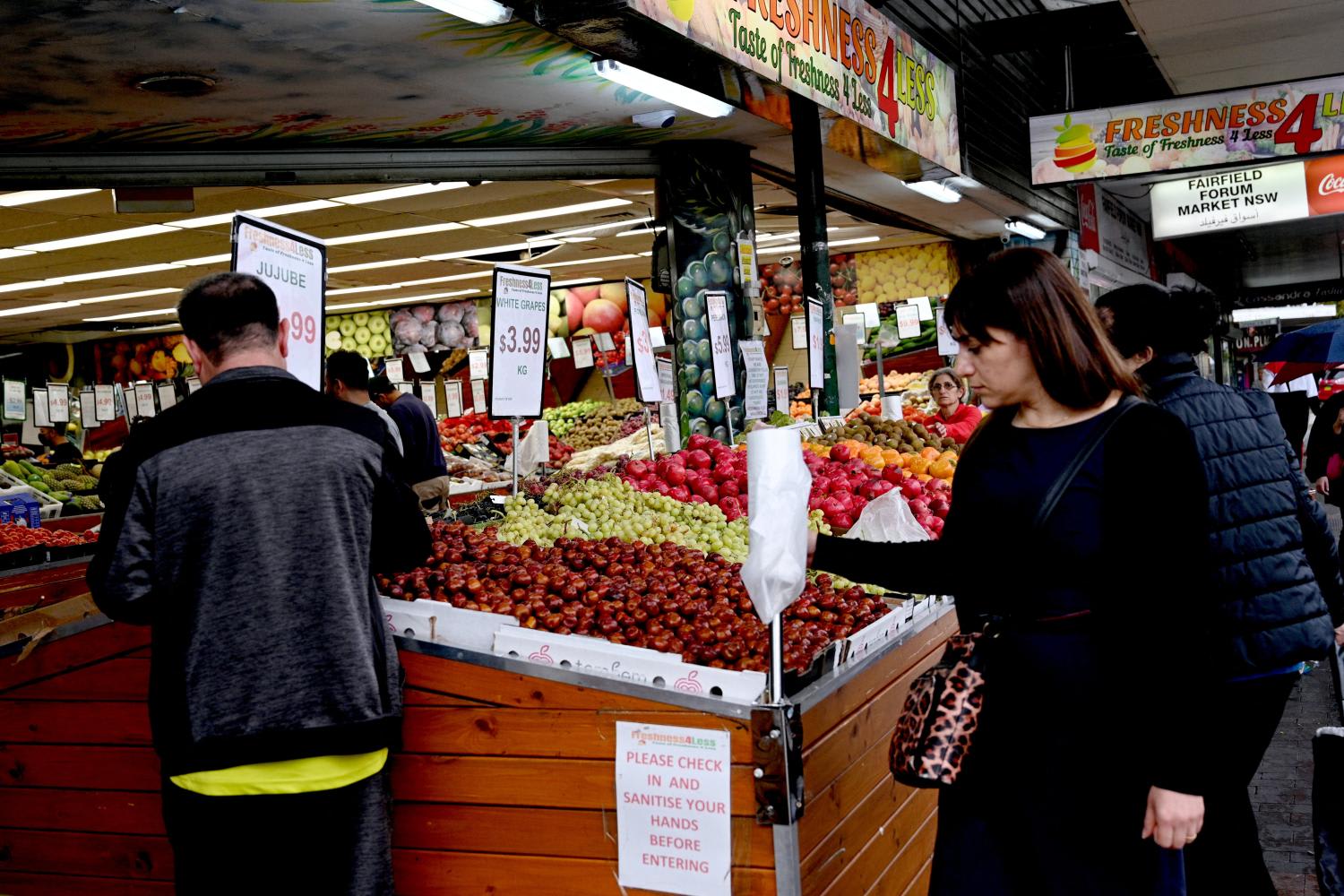 Australia's annual inflation rate hit 5.1 percent in the March quarter, the highest recorded since 2001.