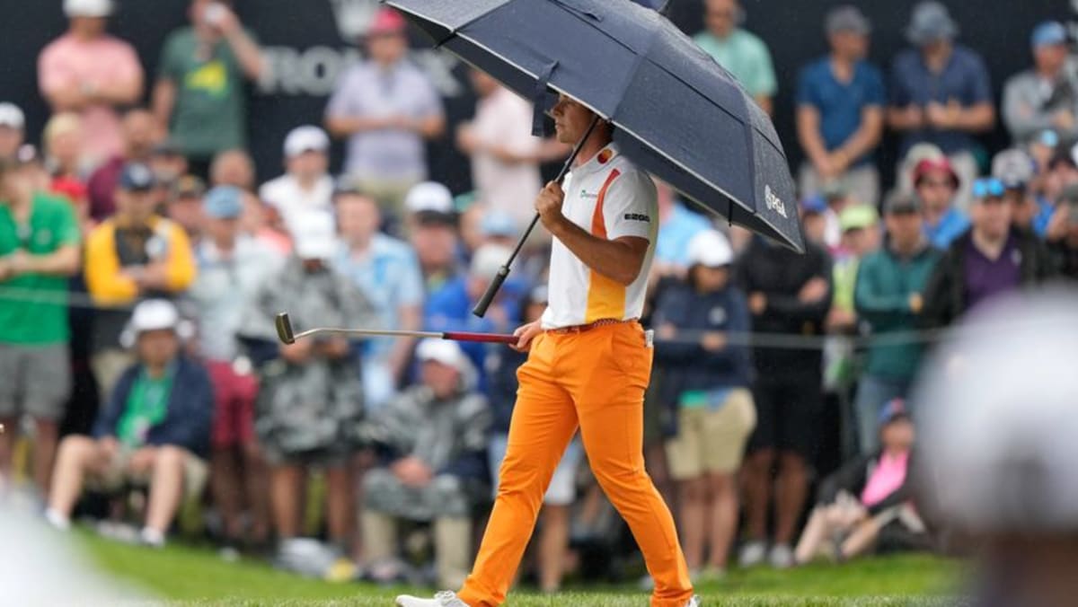 Golf: Hovland tampil menonjol dengan celana liar dan oranye di Kejuaraan PGA