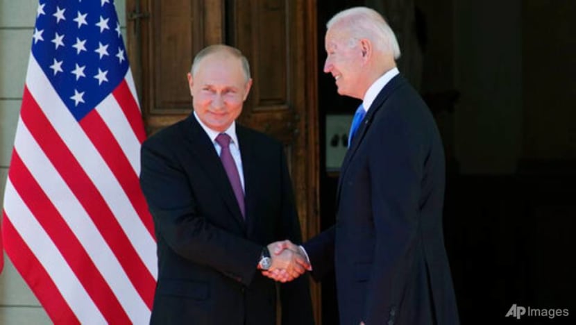 Biden and Putin shake hands, kicking off Geneva summit Biden and Putin shake hands, kicking off Geneva summit