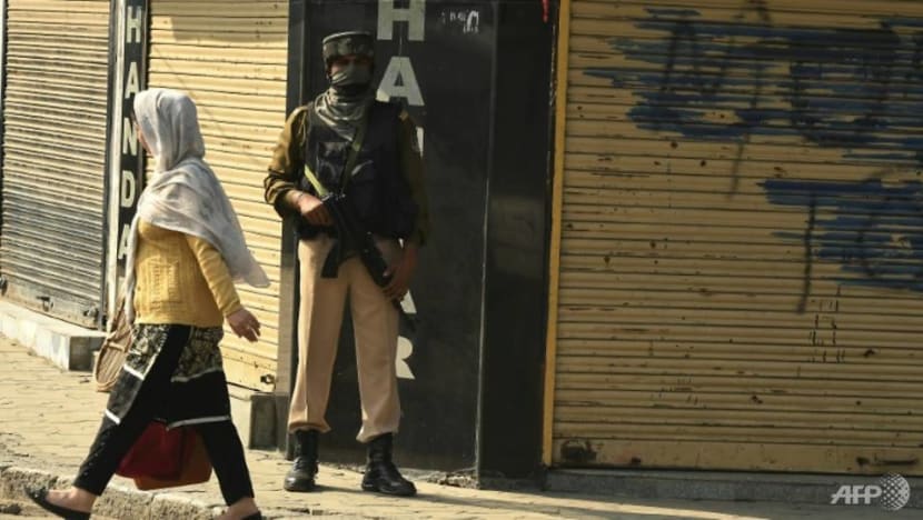 11 killed as India, Pakistan trade fire in disputed Kashmir 11 killed as India, Pakistan trade fire in disputed Kashmir