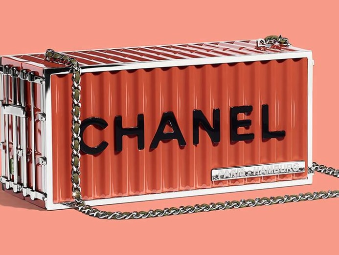 The Chanel 19 bag is Karl Lagerfeld's last gift to the fashion