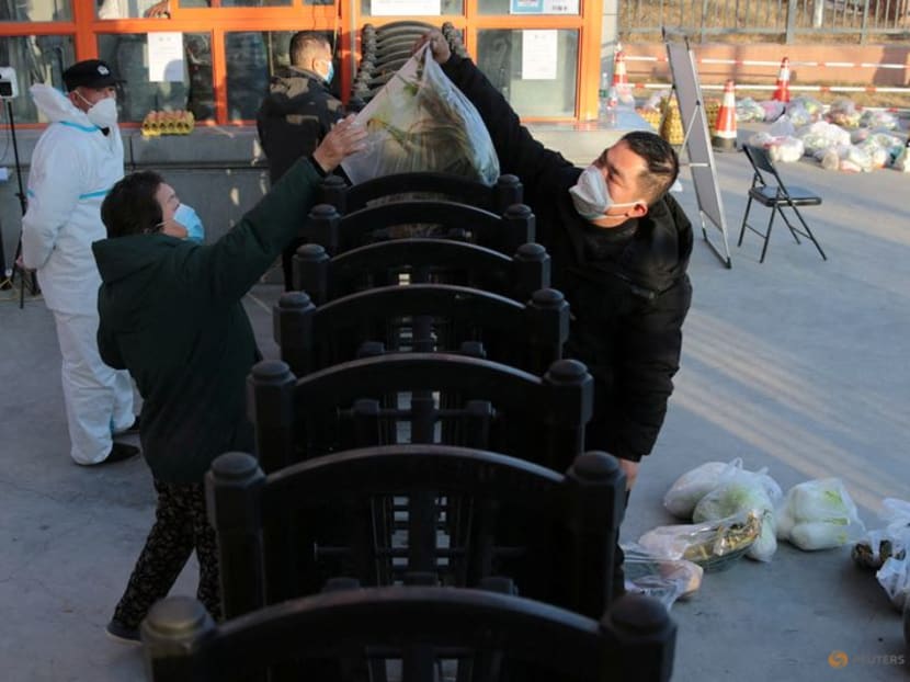 Xian battles COVID-19 in worst outbreak to hit a Chinese city this year Xian battles COVID-19 in worst outbreak to hit a Chinese city this year
