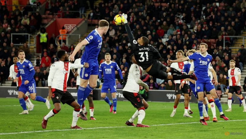 Southampton edge out Leicester to move off the bottom