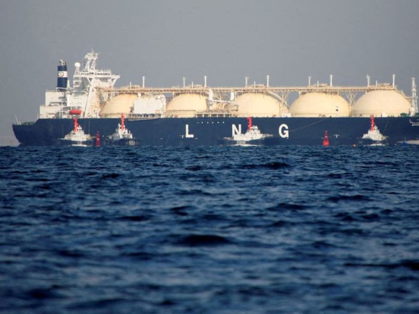 FILE PHOTO: A liquefied natural gas (LNG) tanker is tugged towards a thermal power station in Futtsu, east of Tokyo, Japan November 13, 2017. REUTERS/Issei Kato/File Photo FILE PHOTO: A liquefied natural gas (LNG) tanker is tugged towards a thermal power station in Futtsu, east of Tokyo, Japan November 13, 2017. REUTERS/Issei Kato/File Photo