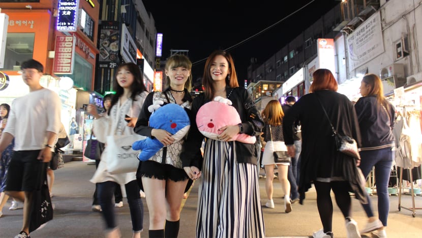 This Is What It's Like Hanging Out With Jayley And Hayley Woo In Seoul