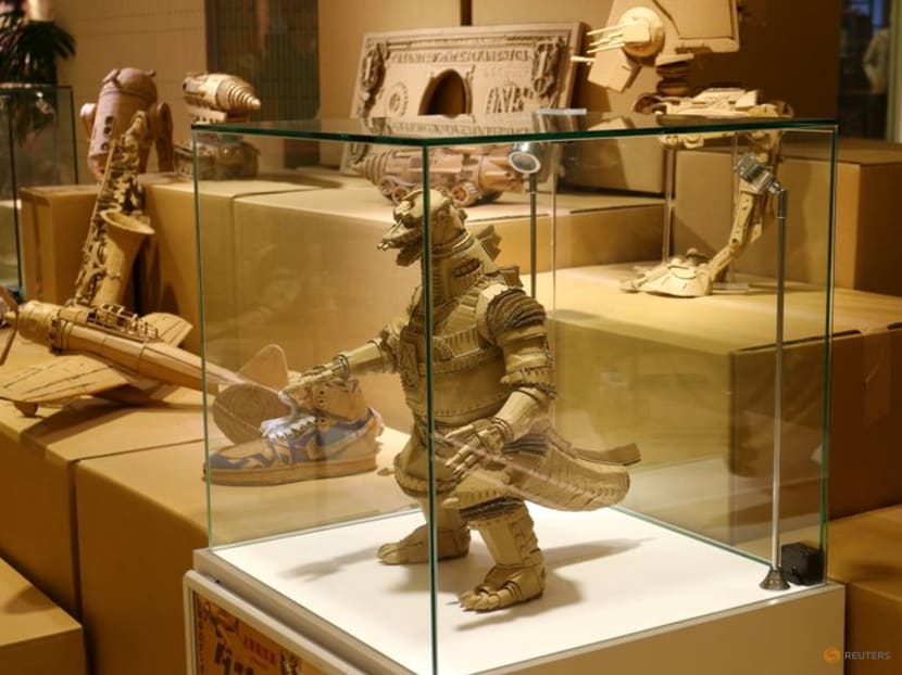 Thinking out of the box: Japanese artist makes life-like cardboard sculptures Thinking out of the box: Japanese artist makes life-like cardboard sculptures