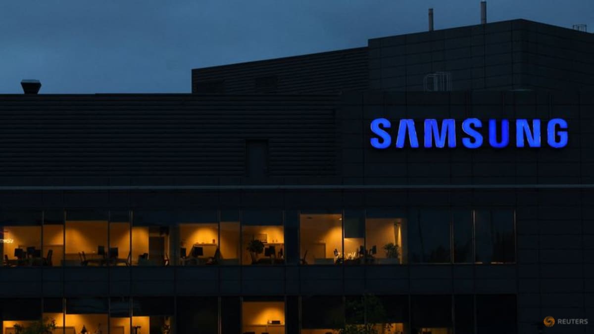 Samsung flags 78% drop in Q3 profit as chip losses extend