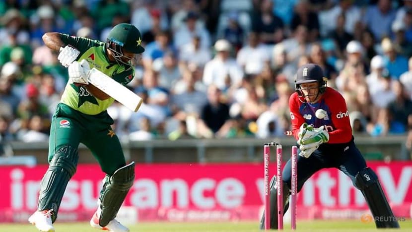 Cricket-Spinners shine as England beat Pakistan to level T20 series 1-1 Cricket-Spinners shine as England beat Pakistan to level T20 series 1-1