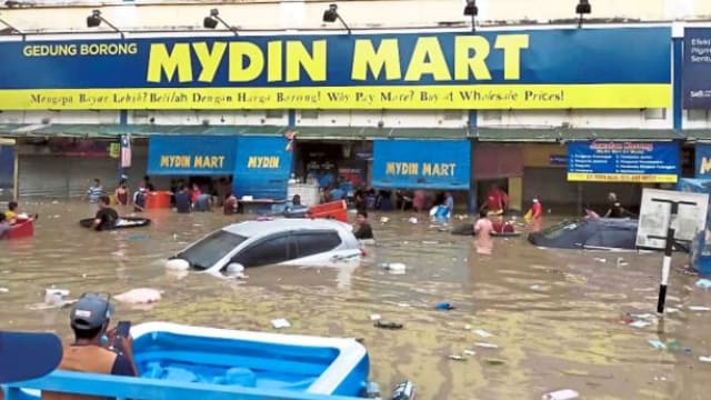 马国大水灾重灾区商店被窃贼光顾 损失数十万令吉