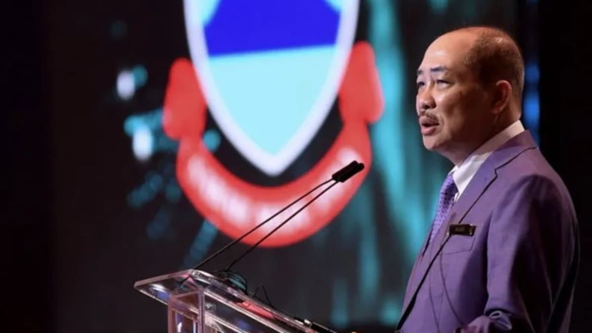 Ketua Menteri Sabah Hajiji merombak kabinet dan memecat Ketua Negara UMNO Bung Moktar