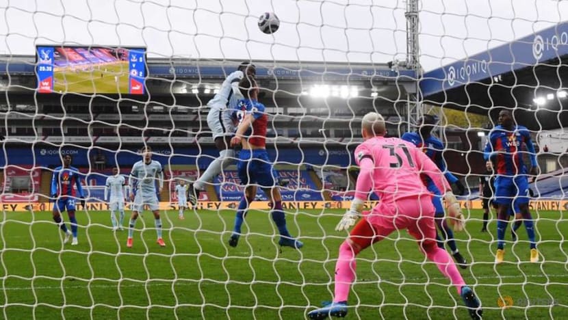 Soccer-Chelsea demolish Palace with Pulisic double Soccer-Chelsea demolish Palace with Pulisic double