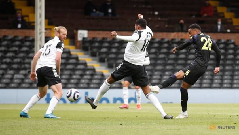 Football: Willock scores again as Newcastle win at Fulham Football: Willock scores again as Newcastle win at Fulham