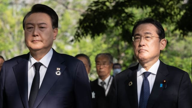 日韩领导人两个月来举行第三次会晤