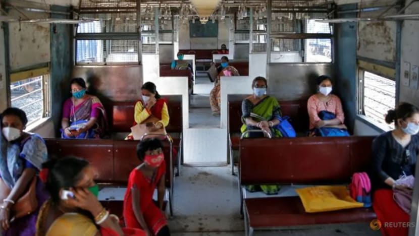 இந்தியா: கிருமித்தொற்றுக்கு ஆளானோர் எண்ணிக்கை 9 மில்லியனைத் தாண்டியது