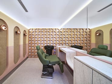 Hijab-friendly salons where Muslim women can get their hair done in privacy