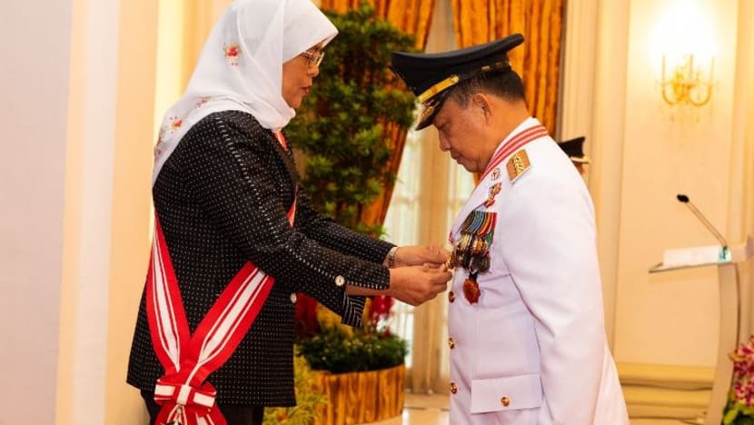 Presiden Halimah anugerahkan Darjah Utama Bakti Cemerlang kepada Menteri Dalam Negeri Indonesia