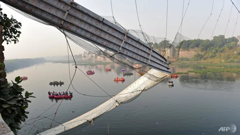 PM Lee utus kawat takziah atas tragedi jambatan roboh di India