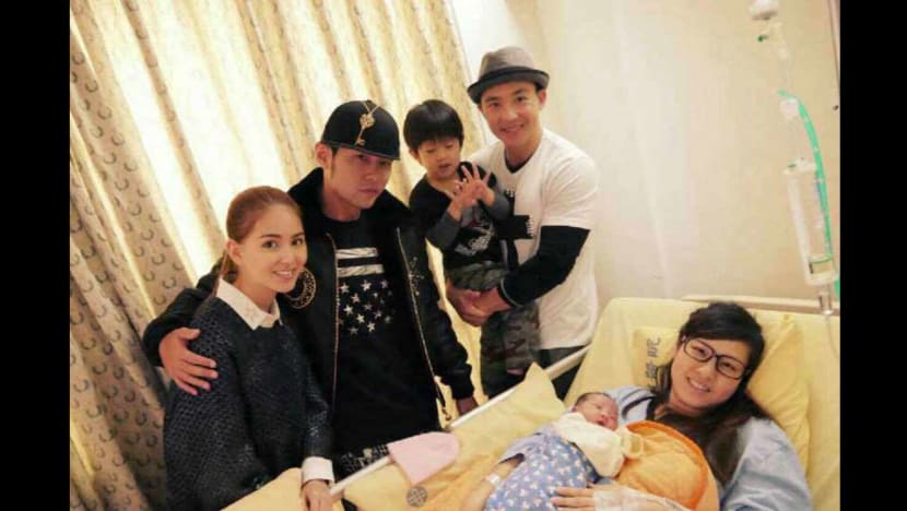 Jay Chou and Hannah Quinlivan visit Will Liu’s newborn baby
