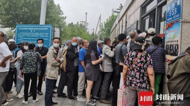唐山警方展开治安整治行动 民众大排长龙举报