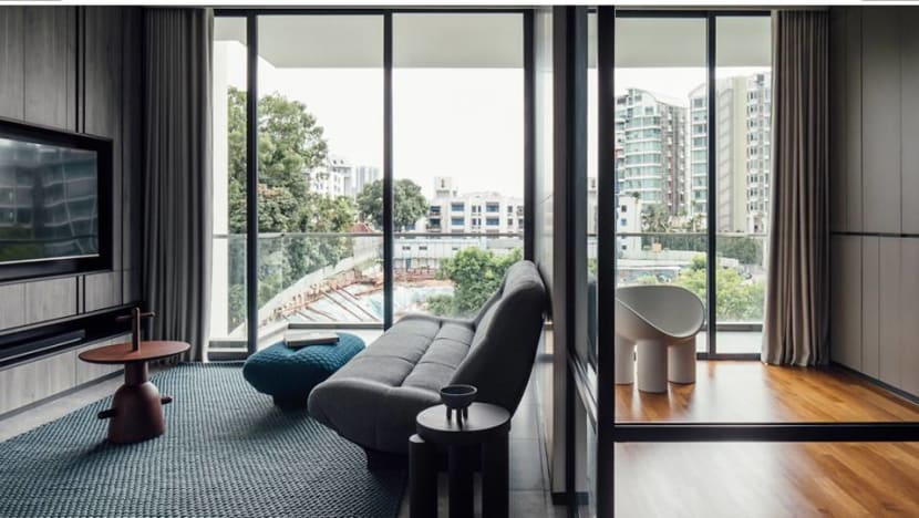Can a small apartment be made to feel larger and more luxurious? Can a small apartment be made to feel larger and more luxurious?
