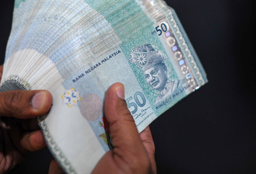 Singapore dollar hits alltime high against Malaysian ringgit  TODAY