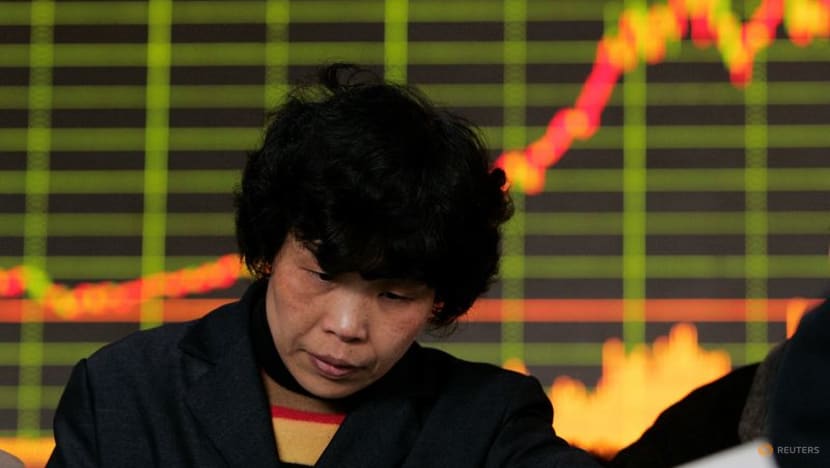 Foreigners cut China debt, buy equities in June: IIF Foreigners cut China debt, buy equities in June: IIF