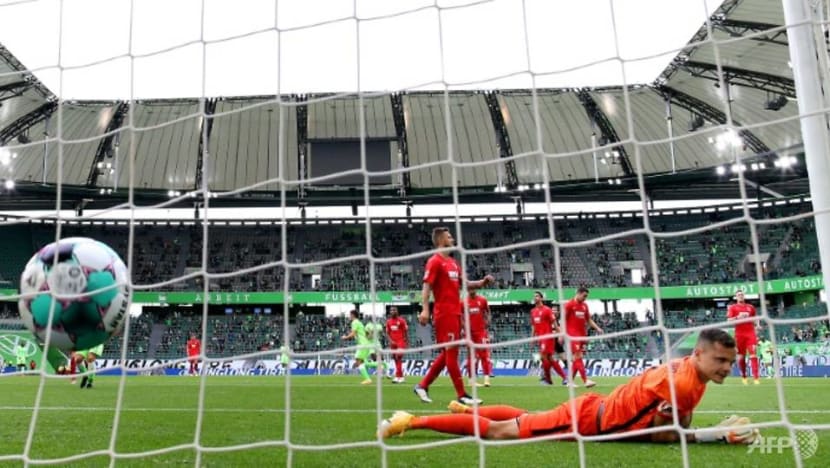 Football: Wolfsburg hold high-flying Augsburg to goalless stalemate Football: Wolfsburg hold high-flying Augsburg to goalless stalemate