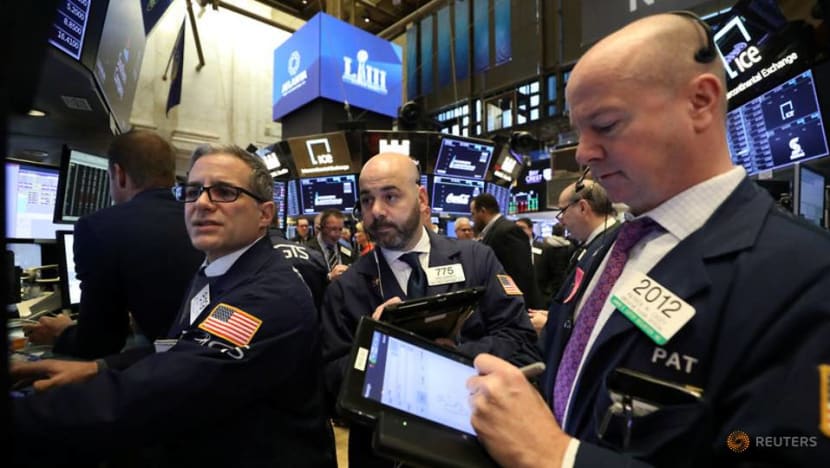 US stocks hold onto gains as government shutdown ends