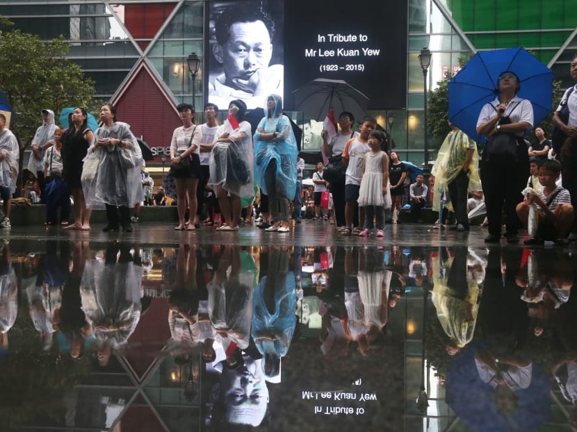 Gallery: Crowds line the streets of the financial district for Mr Lee Kuan Yew’s funeral procession