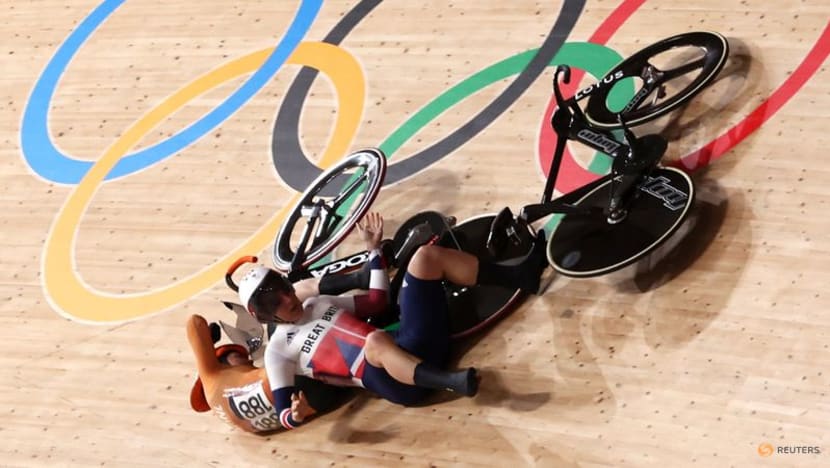 Olympics-Cycling-Dutch rider Van Riessen sent to hospital after huge crash Olympics-Cycling-Dutch rider Van Riessen sent to hospital after huge crash