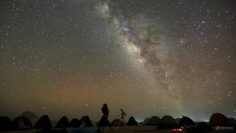 How to kill a star? Astronomers see a 'demolition derby' scenario