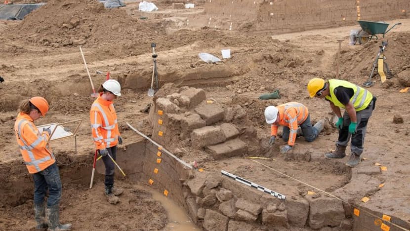 Volunteer archaeologists discover ancient Roman temple in Netherlands Volunteer archaeologists discover ancient Roman temple in Netherlands