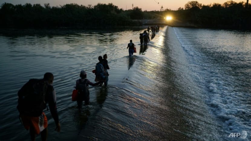 US to step up 'removal flights' for migrants stranded at Texas bridge US to step up 'removal flights' for migrants stranded at Texas bridge