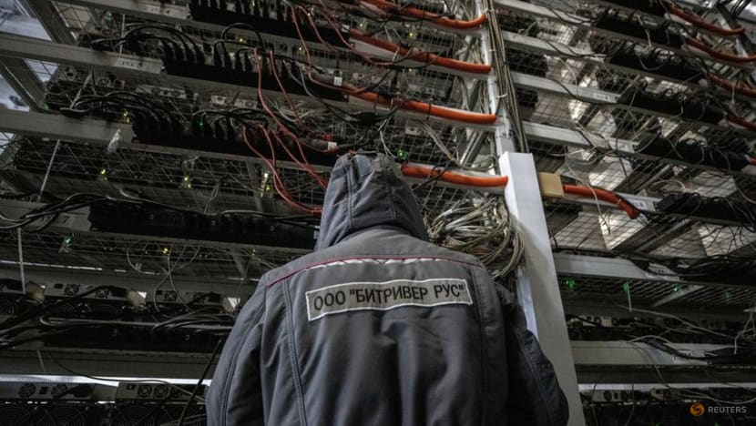 CRYPTOVERSE-Bitcoin could be laid low by miners' malady CRYPTOVERSE-Bitcoin could be laid low by miners' malady