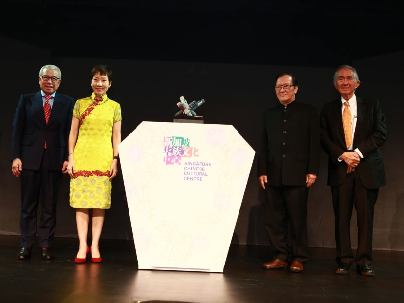 Chinese crosstalk veteran, Nanyin music group receive Chinese Cultural Centre Award