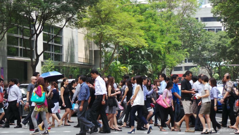 Singapore Cbd Crowd   1290234  1  0 ?itok=Qad3Rga9