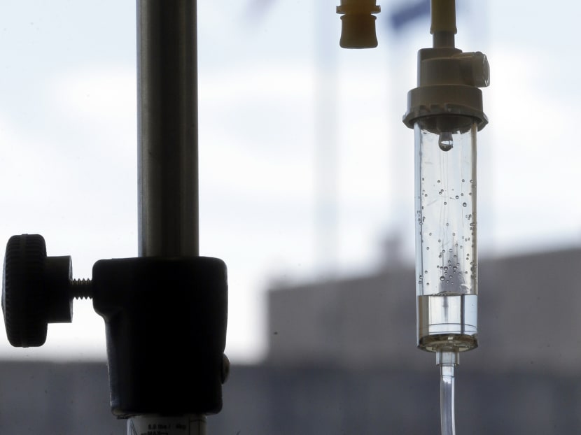 In this Sept 5, 2013 file photo, chemotherapy is administered to a cancer patient via intravenous drip in Durham, North Carolina. Photo: AP