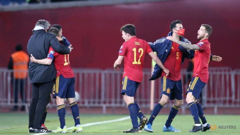 Soccer-Big guns fire and take command in qualifying Soccer-Big guns fire and take command in qualifying