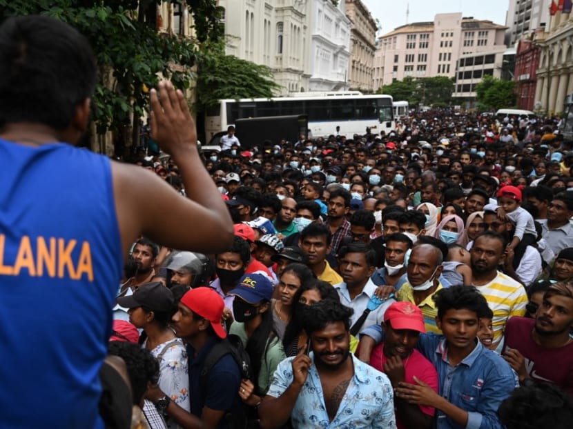 People crowd to visit Sri Lankan President Gotabaya Rajapaksa's official residence in Colombo on July 11, 2022, after it was overrun by anti-government protestors.&nbsp;