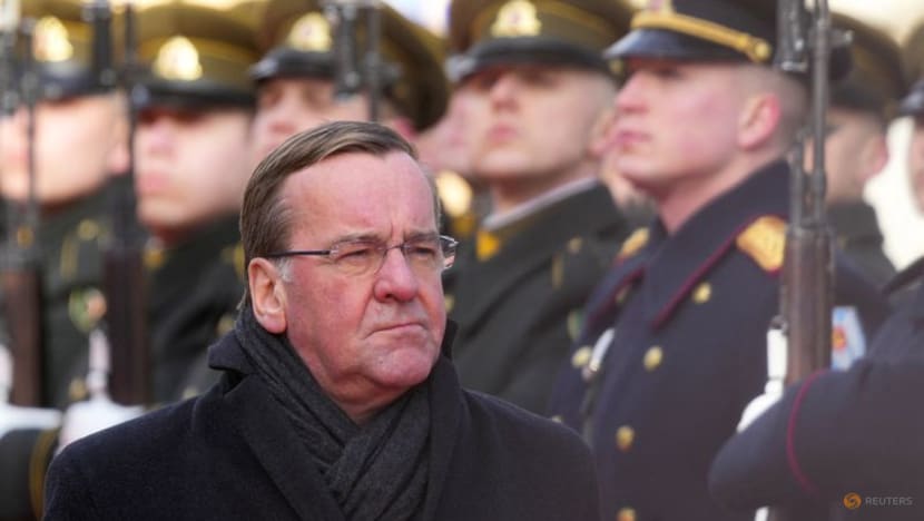 German defence minister: Now is not time to discuss Ukraine NATO membership German defence minister: Now is not time to discuss Ukraine NATO membership