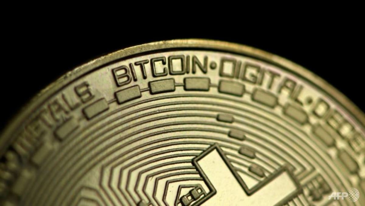 Bitcoin turun 14% seiring dengan percepatan rekor kemunduran