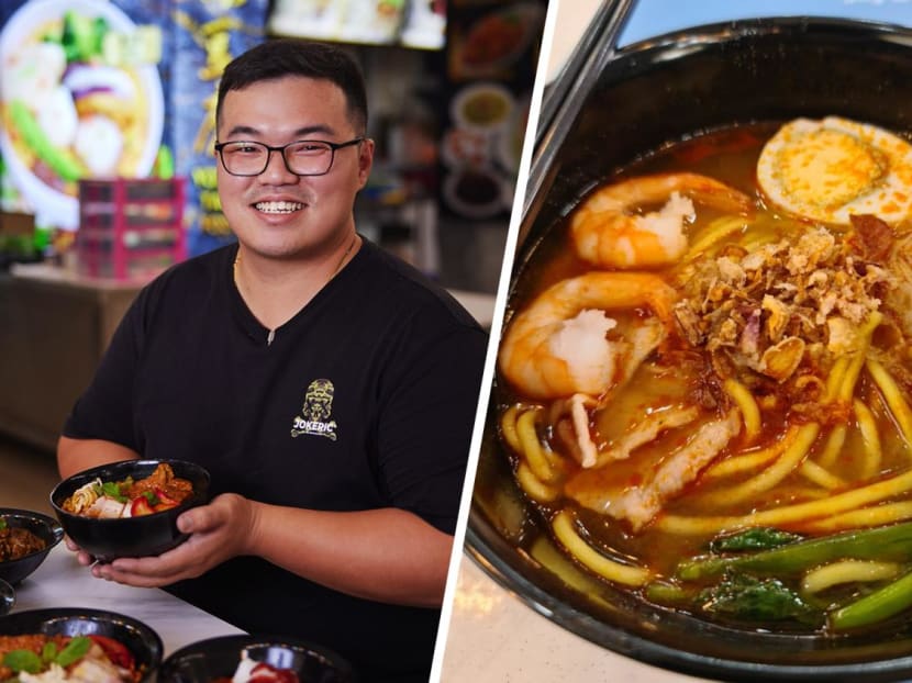 26-Year-Old Works 15 Hours Daily As Ipoh Curry Mee Hawker & Delivery Driver To Repay Debt